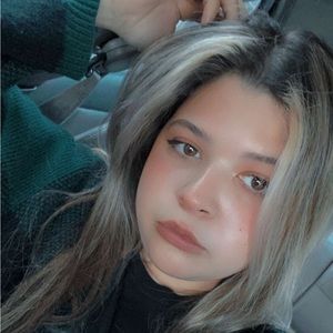 Meet your Posher, Daniela